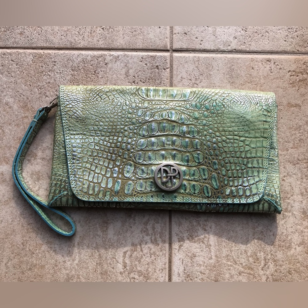 🆕️ Donald J Pliner Mint Wristlet